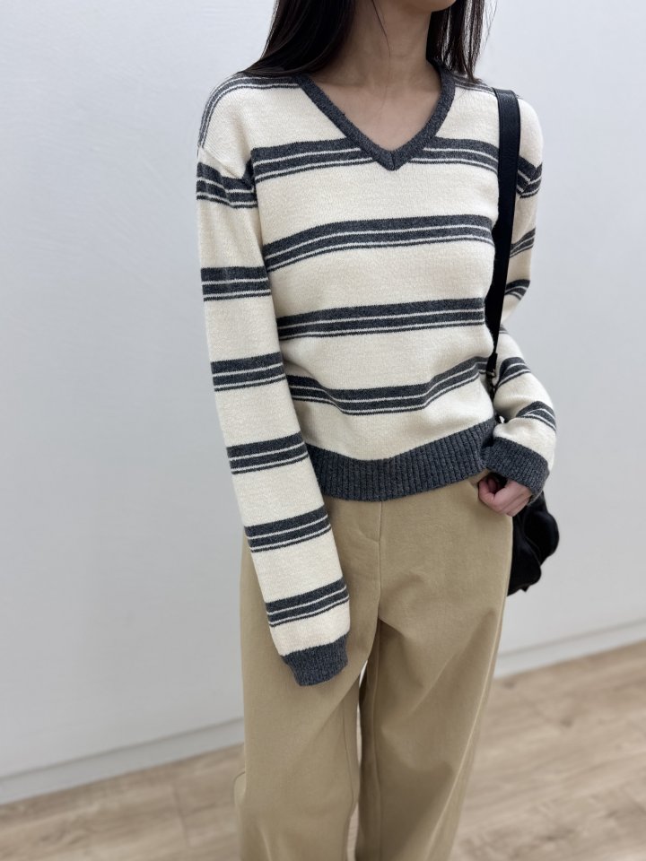 Most - Korean Women Fashion - #romanticstyle - Odd Knit
