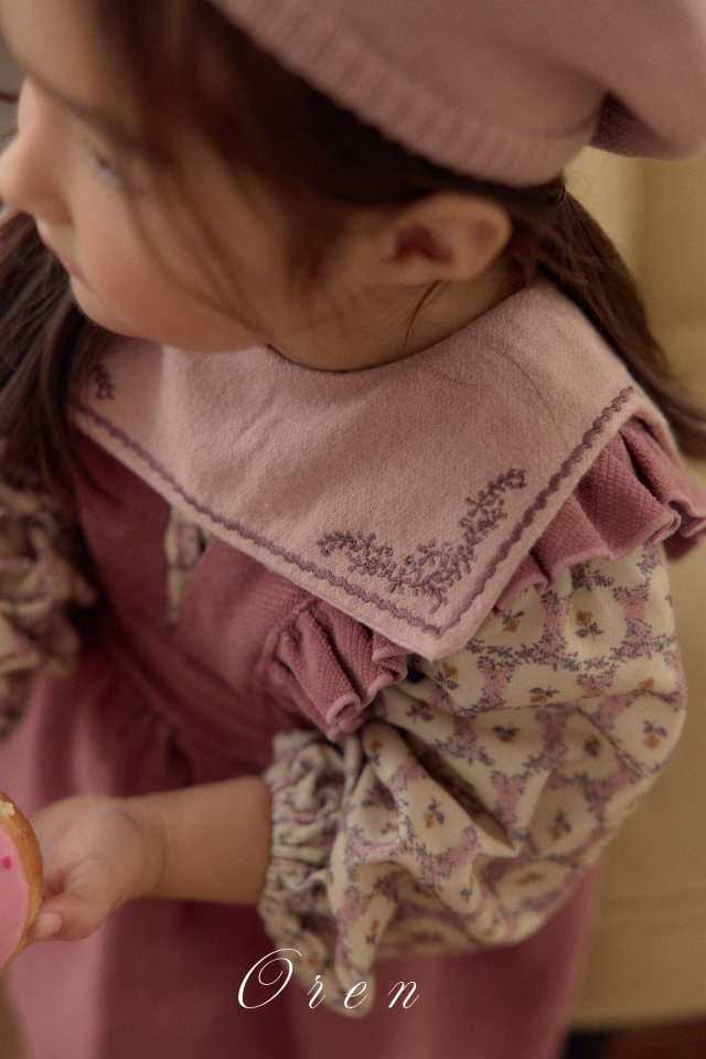 Oren - Korean Children Fashion - #kidsstore - Nanette Embroidered Collar Blouse - 12