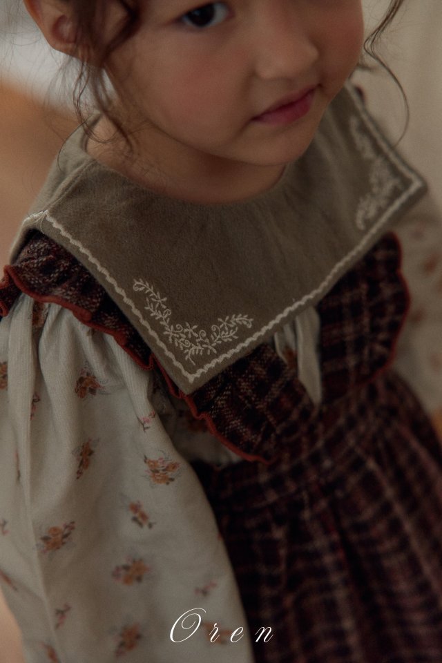 Oren - Korean Children Fashion - #prettylittlegirls - Nanette Embroidered Collar Blouse - 2