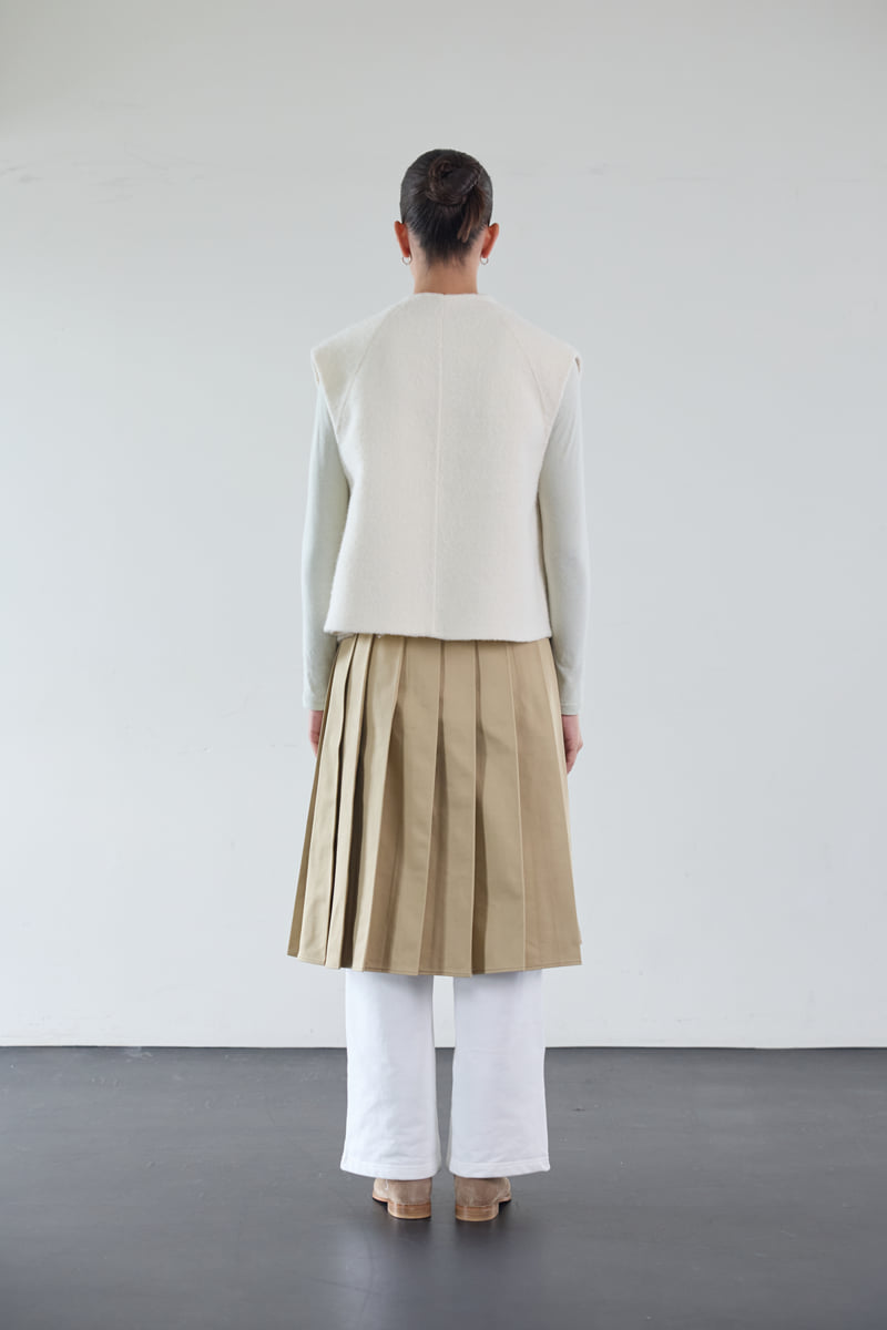 Roomk - Korean Women Fashion - #momslook - Handmade Lama Wool Vest - 10