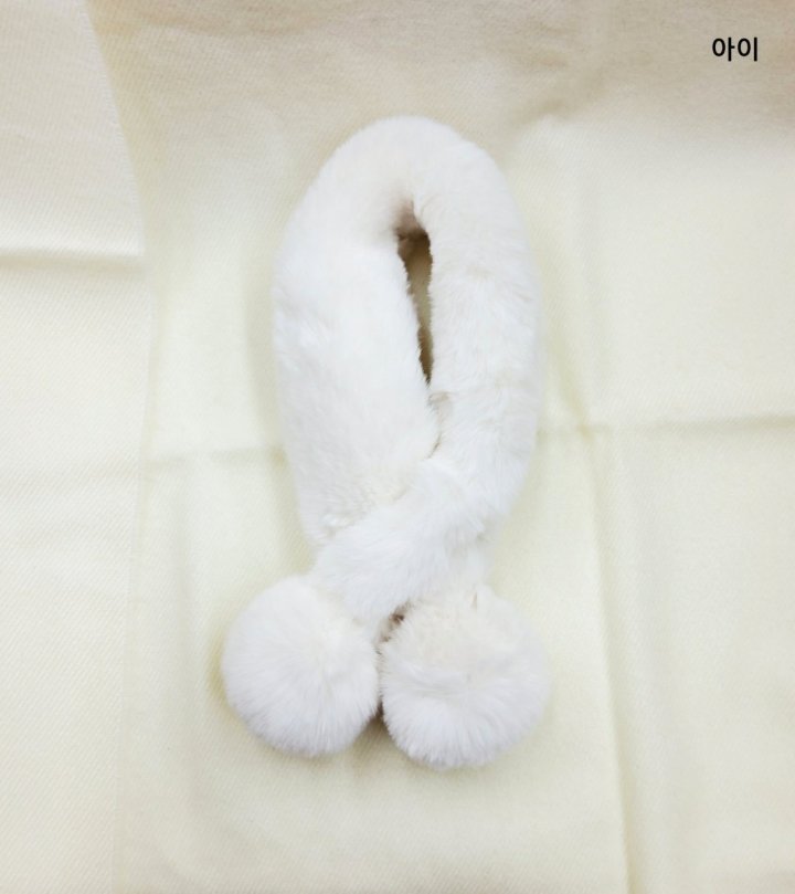 Shinseage Kids - Korean Children Fashion - #kidsstore - Double Pom Ring Neck Warmer - 3