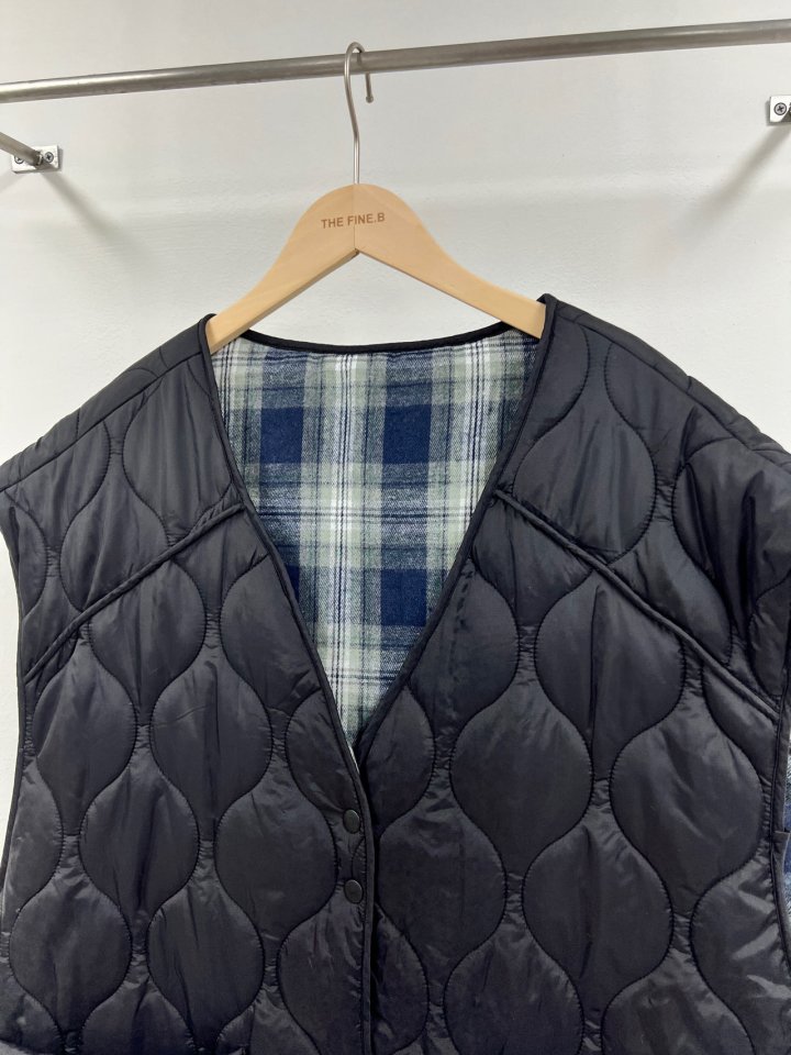 The Fine.b - Korean Women Fashion - #momslook - Quilted Reversible Vest - 2