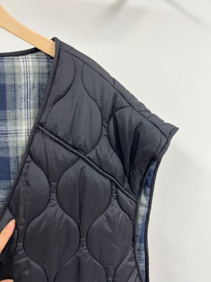 The Fine.b - Korean Women Fashion - #womensfashion - Quilted Reversible Vest - 4