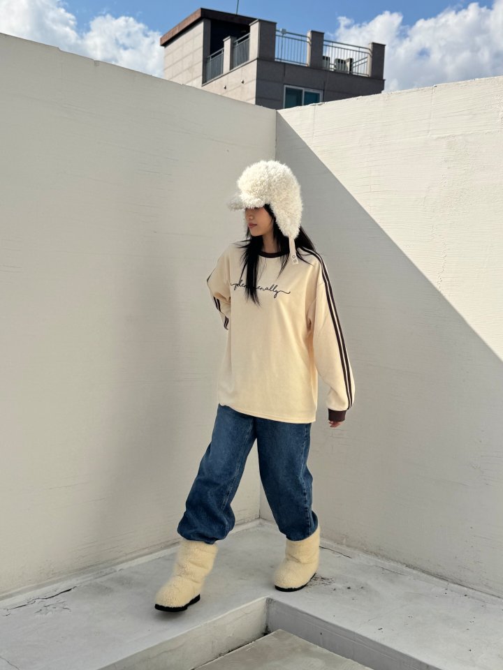 Theres - Korean Women Fashion - #momslook - Velour Embroidered Tee - 9