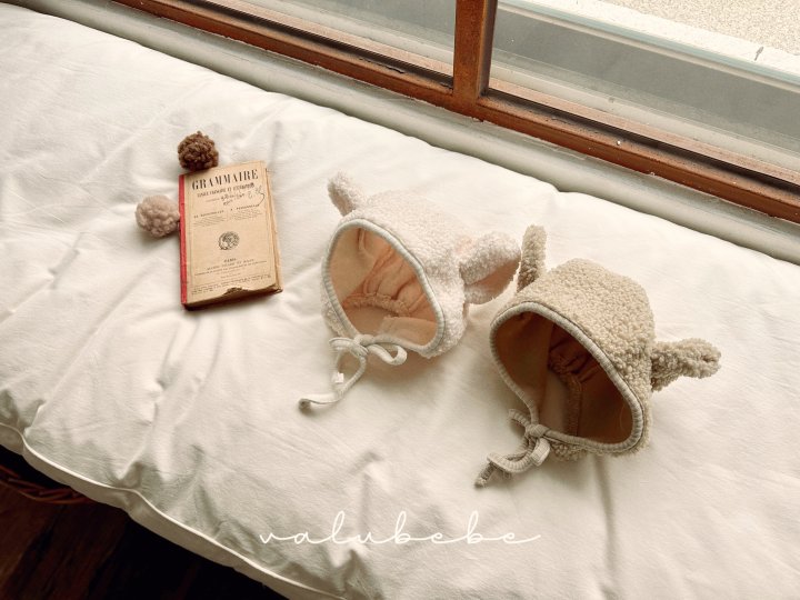 Valu Bebe - Korean Baby Fashion - #babyoninstagram - Velu Teddy Fleece Beanie (Bebe)