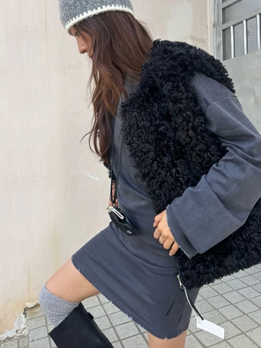Trim Curly Shearling Vest Trim Curly Shearling Vest