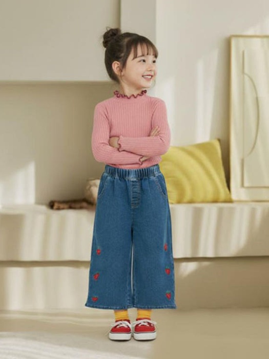 Strawberry Embroidery Wide Pants Strawberry Embroidery Wide Pants