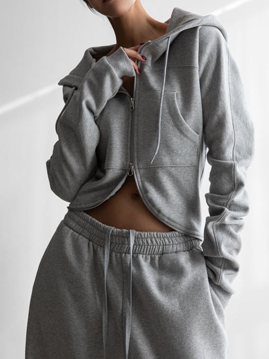 Round Line Slim Hoodie Zip-Up Round Line Slim Hoodie Zip-Up