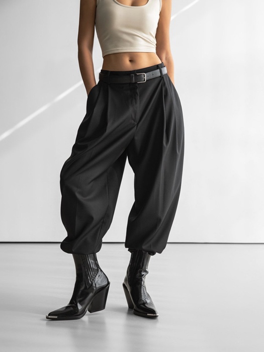 Double Pintuck Detail Wool Baggy Slacks