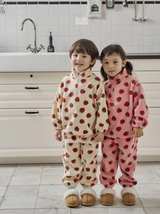 Strawberry Anorak Set Strawberry Anorak Set