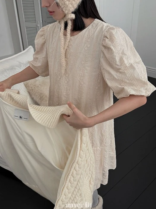 Mild Embroidery One-piece