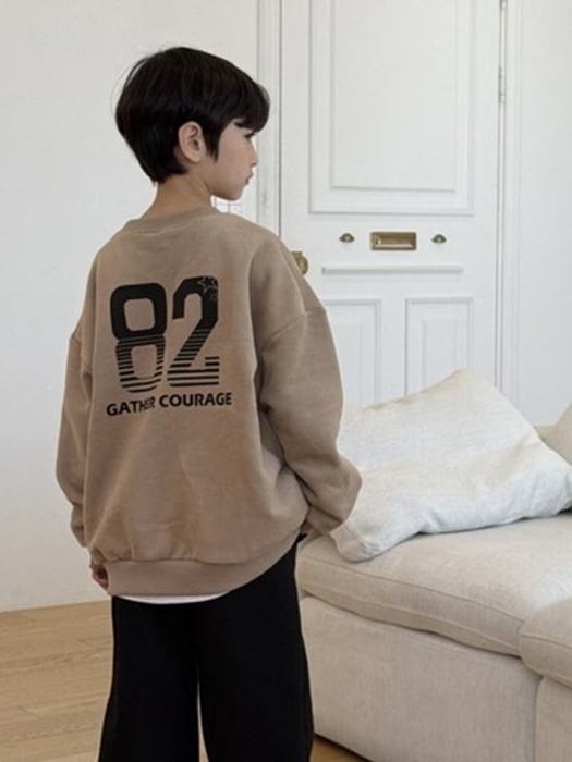 82 Sweatshirt