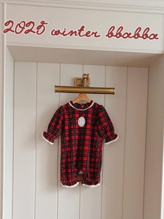 Noel Check Long Suit Bonnet Set Noel Check Long Suit Bonnet Set