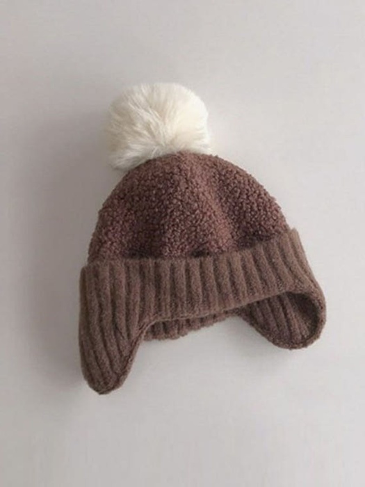 MI Pom-Pom Hat