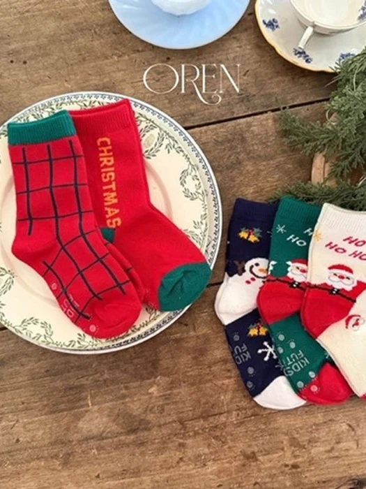 Santa Socks Set