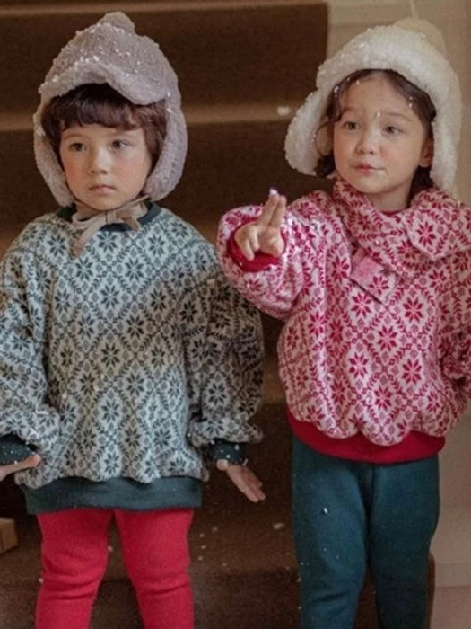 Snowflake Knit Sweatshirt (with Muffler)