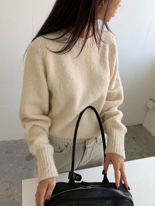 Wool Round Knit