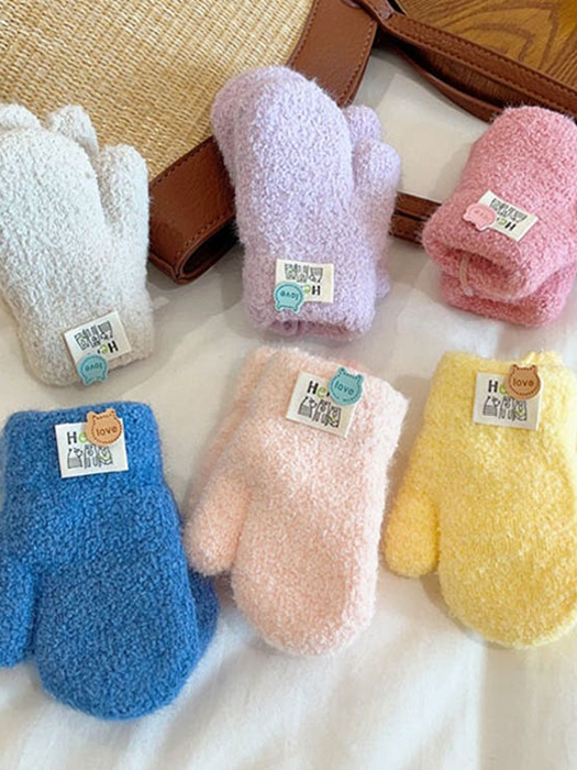 Candy Bucket Gloves