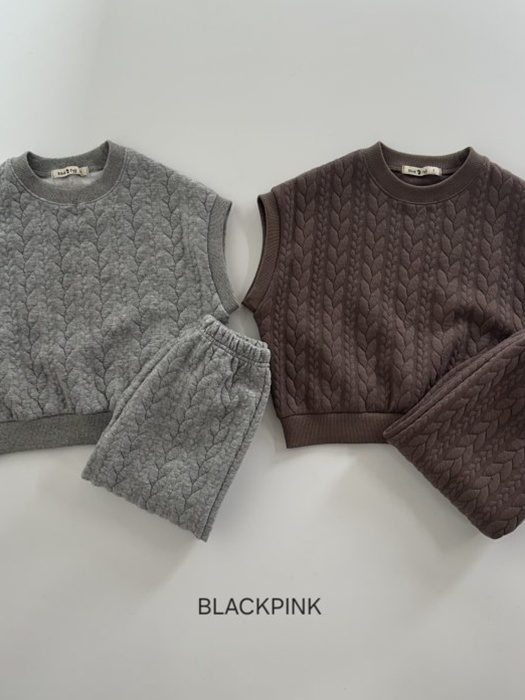 Quilted Cable Knit Set-up Quilted Cable Knit Set-up
