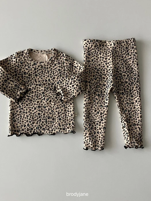 Peach Leopard Set-up Peach Leopard Set-up