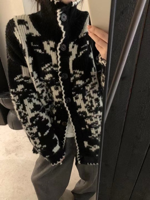Pale Winter Cardigan Pale Winter Cardigan
