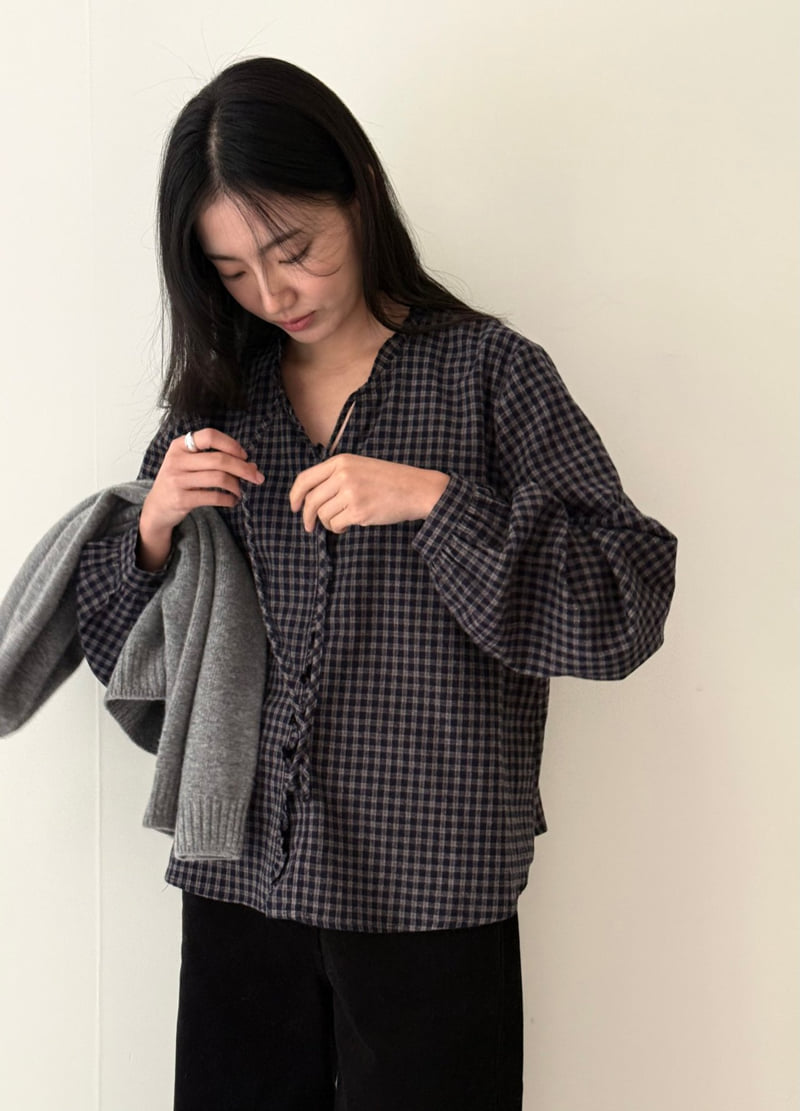 Amygrace - Korean Women Fashion - #momslook - Mio Check Frill Blouse - 7