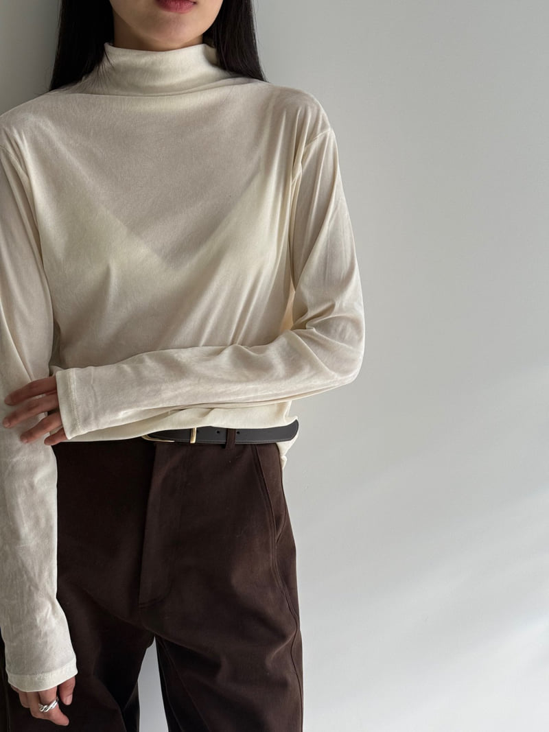 Amygrace - Korean Women Fashion - #vintageinspired - Texture Velvet Tee - 5