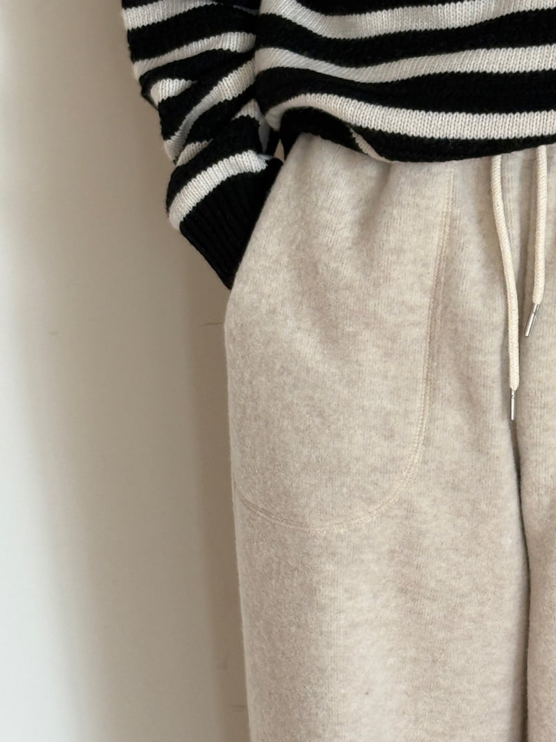 Amygrace - Korean Women Fashion - #womensfashion - Blanc Knit Fleece Pants - 4