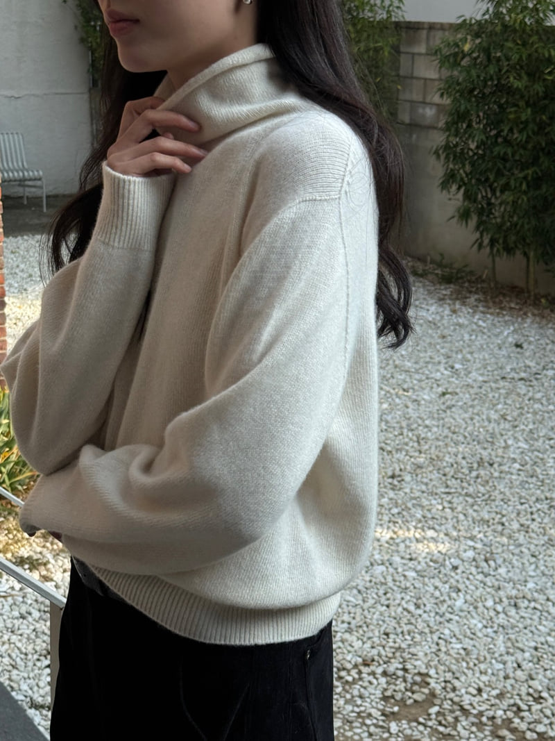 Amygrace - Korean Women Fashion - #momslook - Cashmere Wholegarment Turtleneck Tee - 4