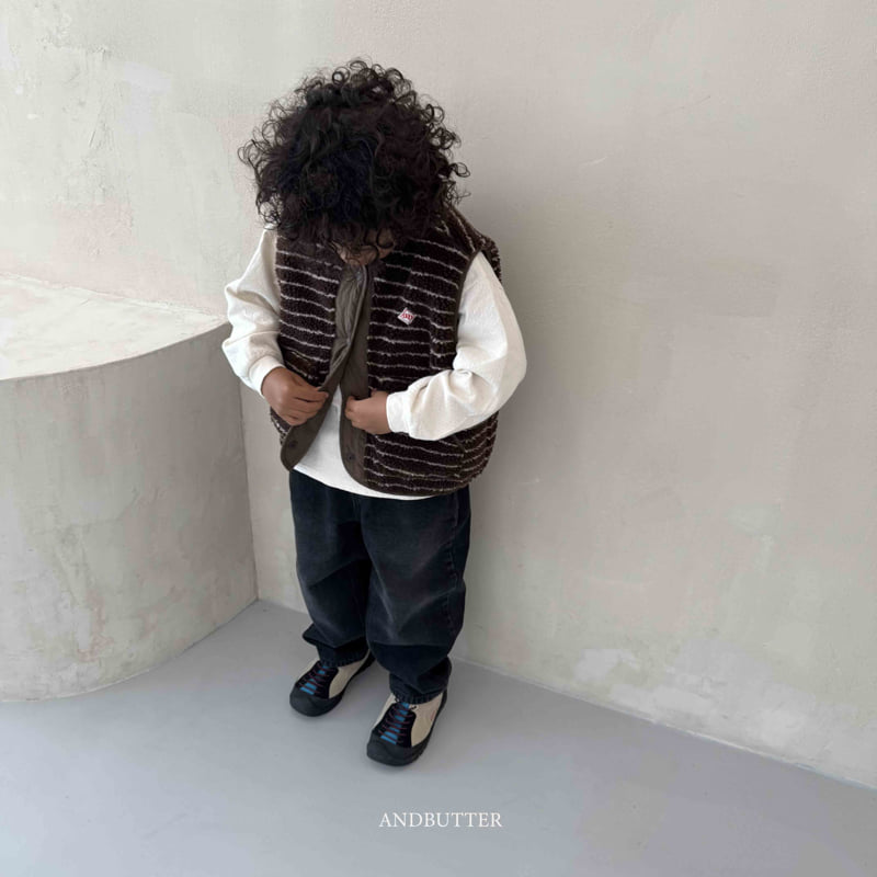 Andbutter - Korean Children Fashion - #discoveringself - Reversible Fleece Vest - 11