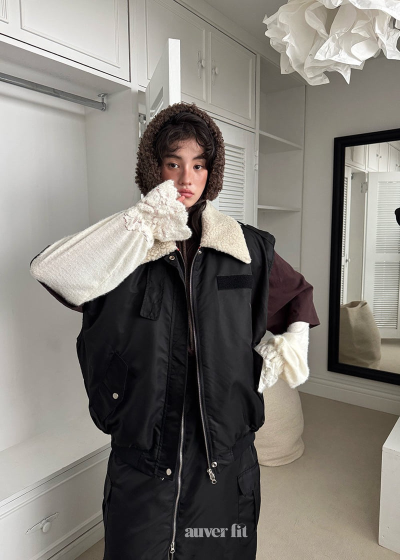 Auver_Fit - Korean Women Fashion - #momslook - Winter Fuzzy Vest - 2
