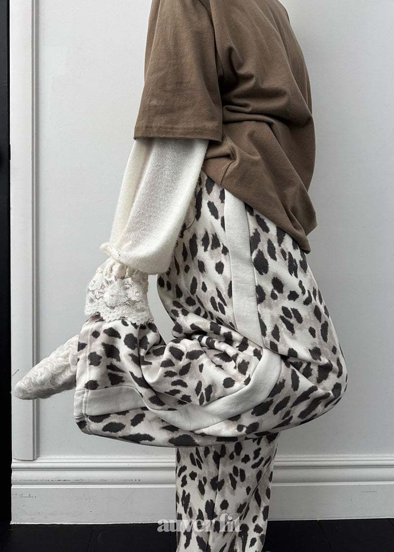 Auver_Fit - Korean Women Fashion - #vintagekidsstyle - Big Leopard Training Pants - 4