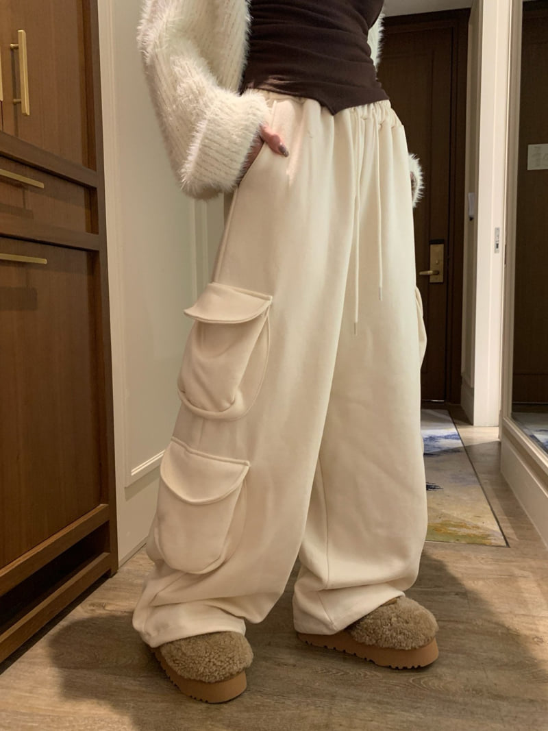 Badcalm - Korean Women Fashion - #womensfashion - Double Pocket Fleece Pants - 8