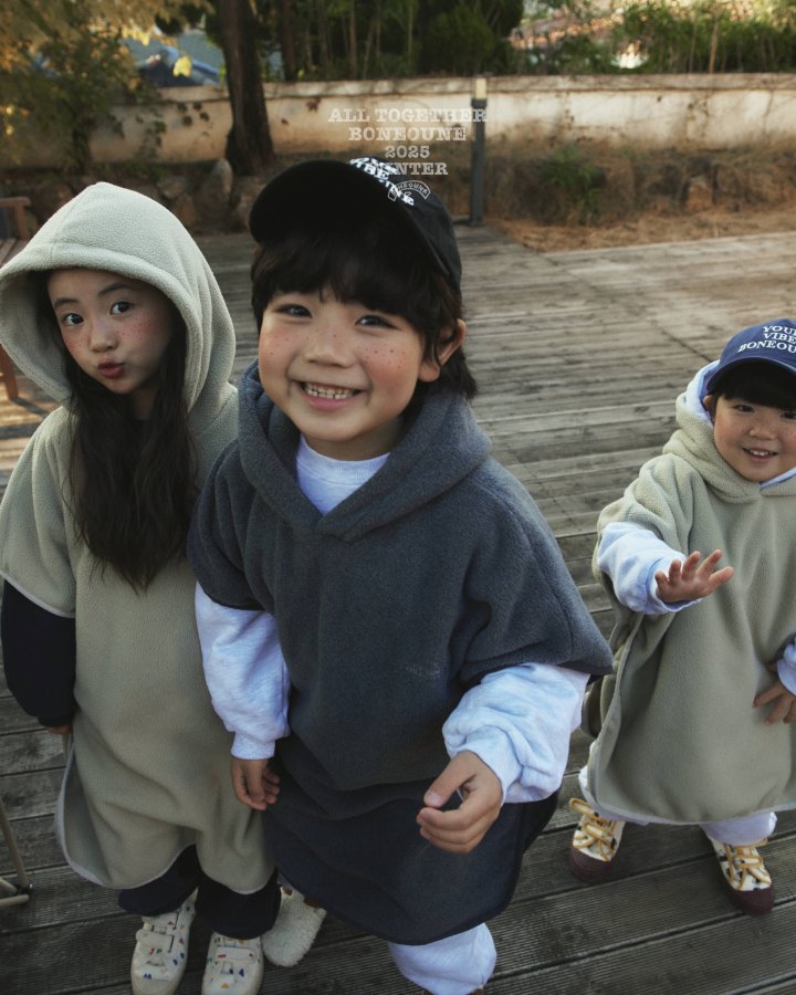 Boneoune - Korean Children Fashion - #prettylittlegirls - Winter Fleece Poncho - 2