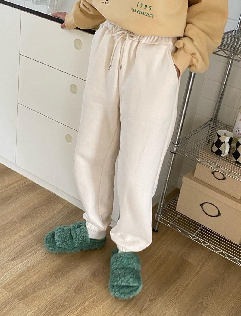 Diana - Korean Women Fashion - #restrostyle - Soft Jogger Pants - 5