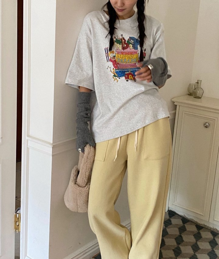 Diana - Korean Women Fashion - #vintageinspired - Alphabet Peach Tee - 3