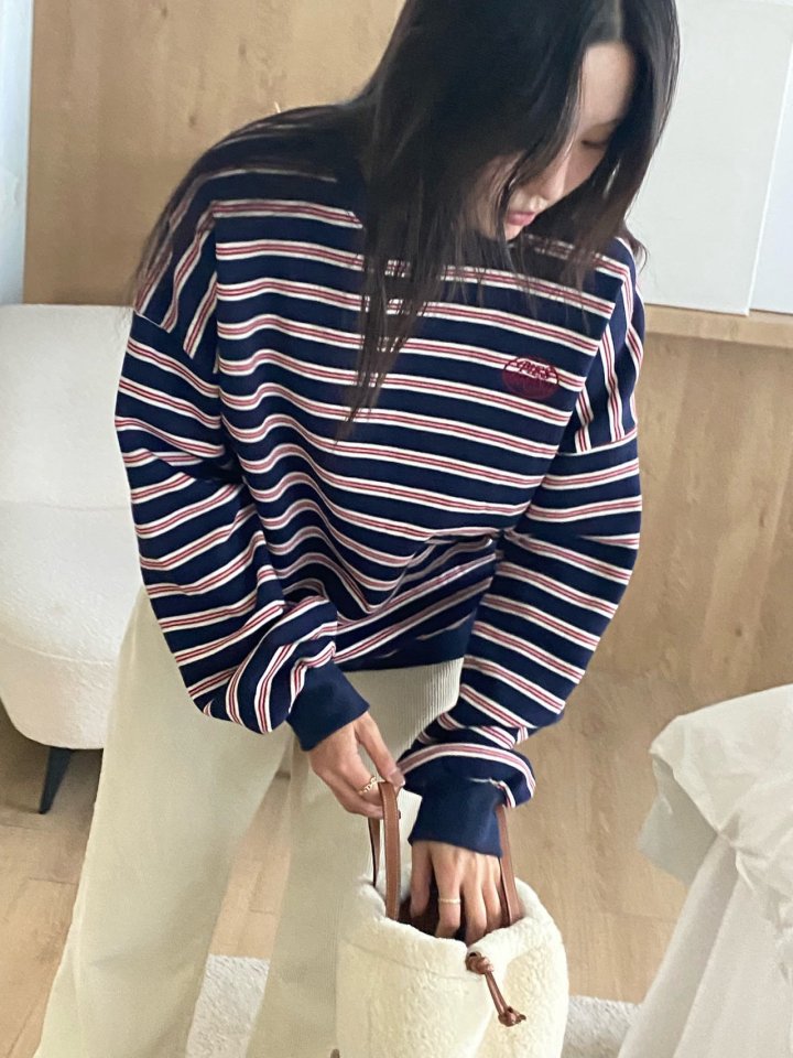 Diana - Korean Women Fashion - #womensfashion - Bread Fleece Sweatshirt