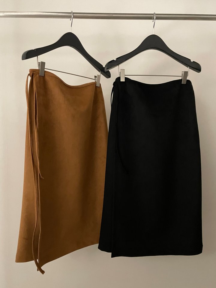 Flatgarden - Korean Women Fashion - #momslook - Suede Vest Wrap Skirt Set - 10