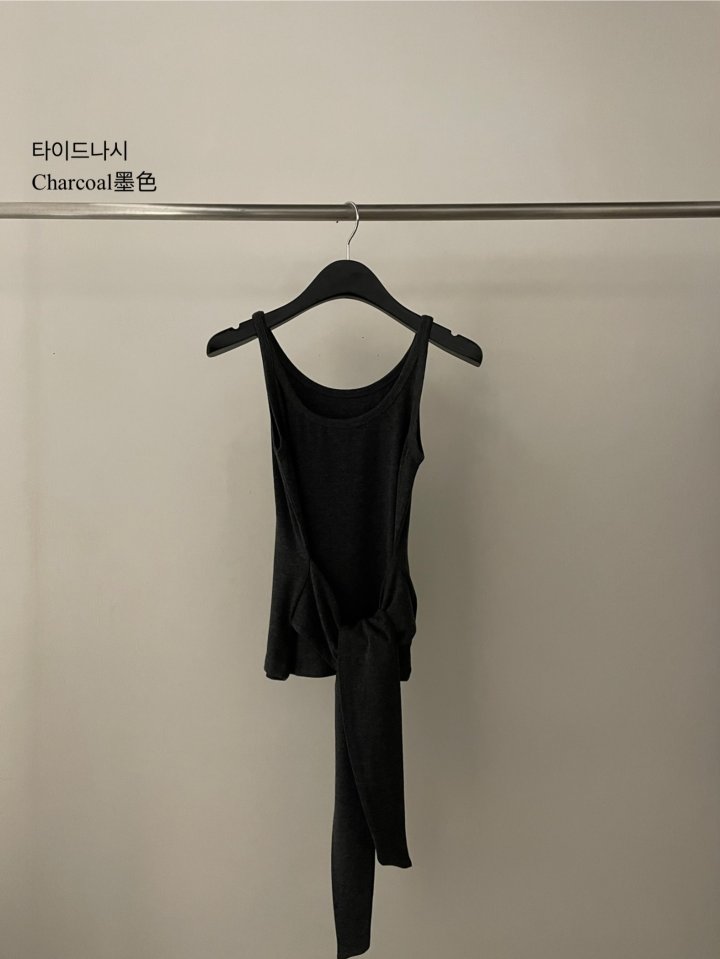 Flatgarden - Korean Women Fashion - #pursuepretty - Tide Sleeveless Top - 12