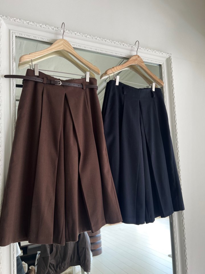 Foundation - Korean Women Fashion - #shopsmall - D’mure Pleated Fleece Pants - 3
