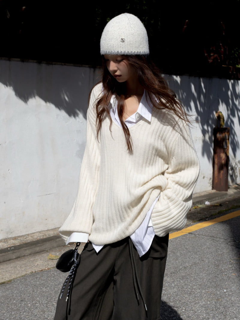 Inssense - Korean Women Fashion - #momslook - Two Tone Wool Symbol Knit Beanie - 9