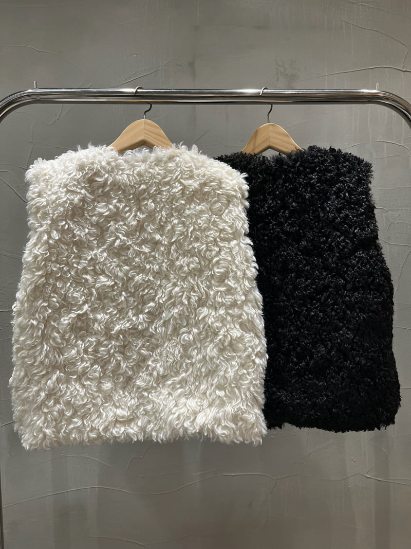 Inssense - Korean Women Fashion - #momslook - Trim Curly Shearling Vest - 9