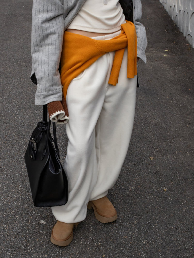 Inssense - Korean Women Fashion - #thelittlethings - Side Panel Line Detail Fleece Jogger Pants - 10