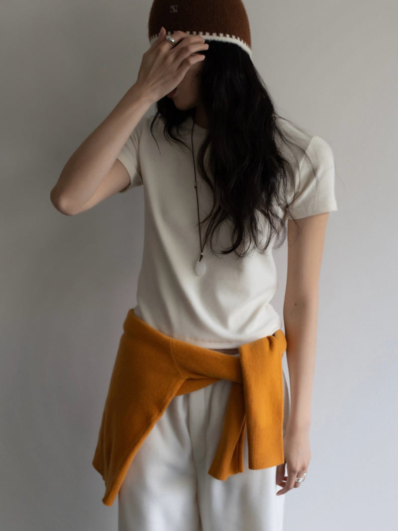 Inssense - Korean Women Fashion - #vintageinspired - Minimal Back Seam Peach Slim Short Sleeve Tee - 2