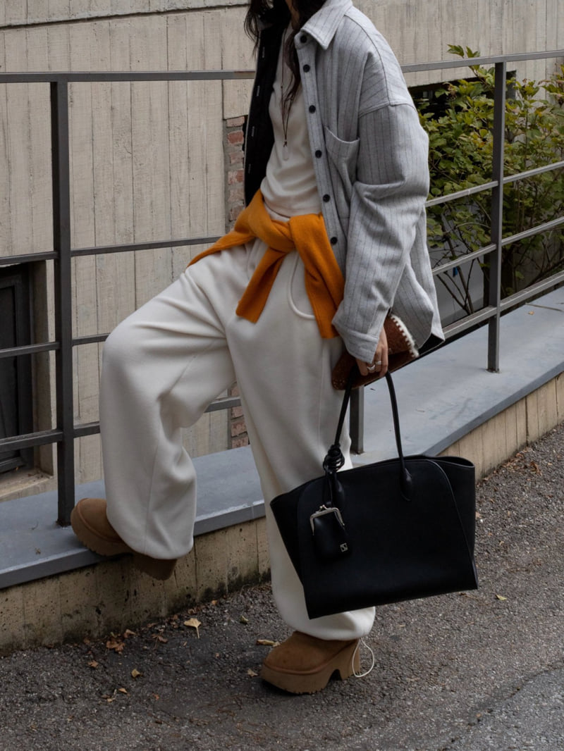 Inssense - Korean Women Fashion - #womensfashion - Side Panel Line Detail Fleece Jogger Pants - 2