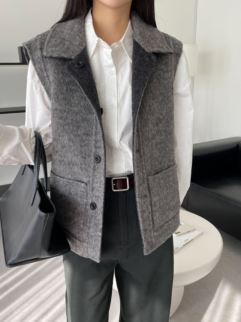 J dew - Korean Women Fashion - #womensfashion - Reversible Handmade Vest - 4