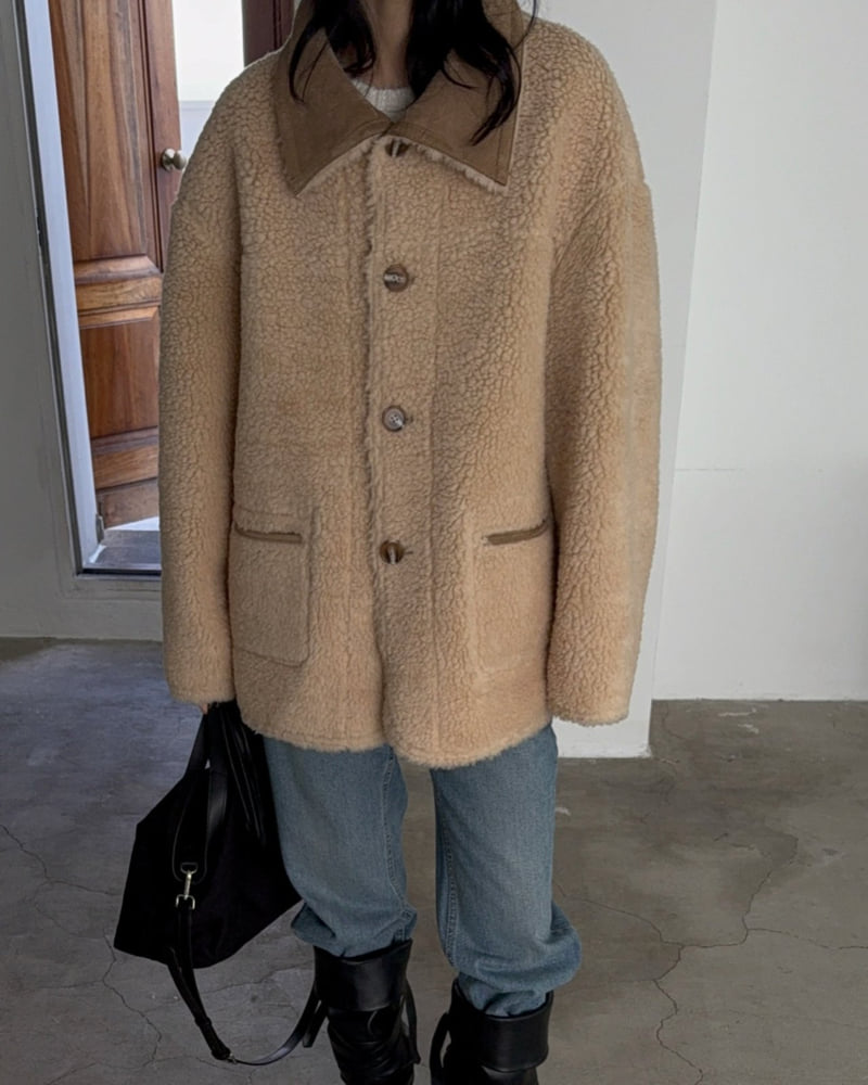 Jade Market - Korean Women Fashion - #momslook - Collar Reversible Shearling Coat - 8