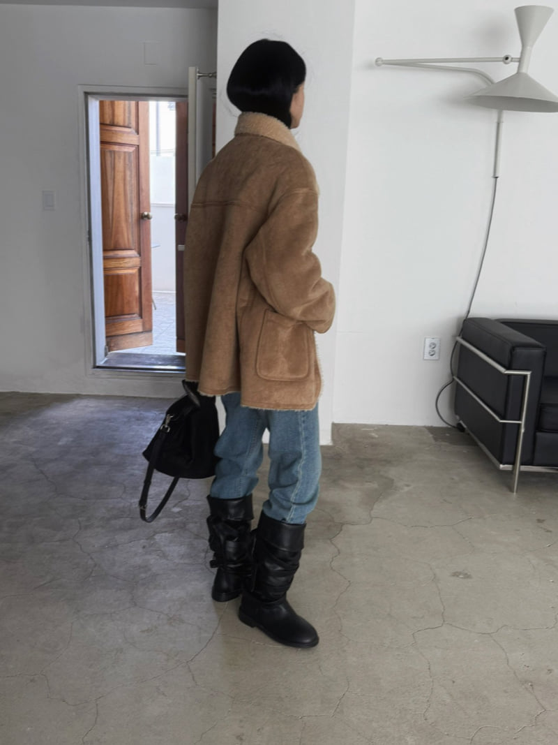 Jade Market - Korean Women Fashion - #womensfashion - Collar Reversible Shearling Coat - 9