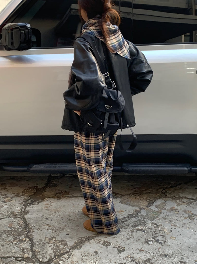 Logarden - Korean Women Fashion - #momslook - Check Scarf - 4