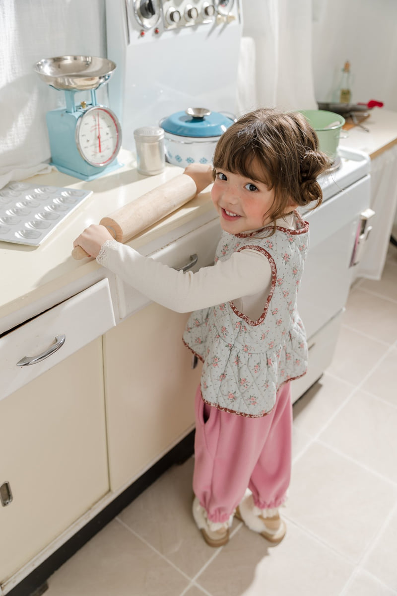 Milk Powder - Korean Children Fashion - #childofig - Mochi Quilted Vest - 7
